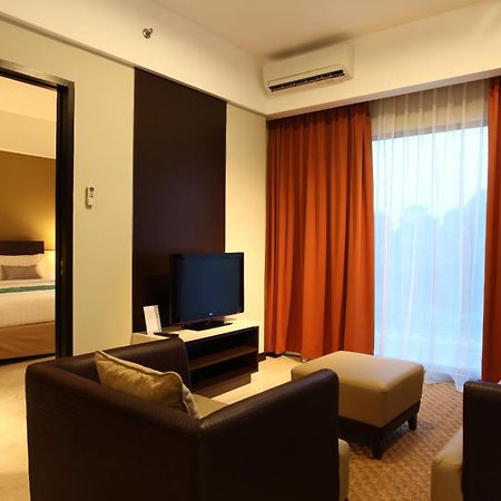 Soll Marina Hotel & Conference Center Bangka Пангкалпинанг Екстериор снимка