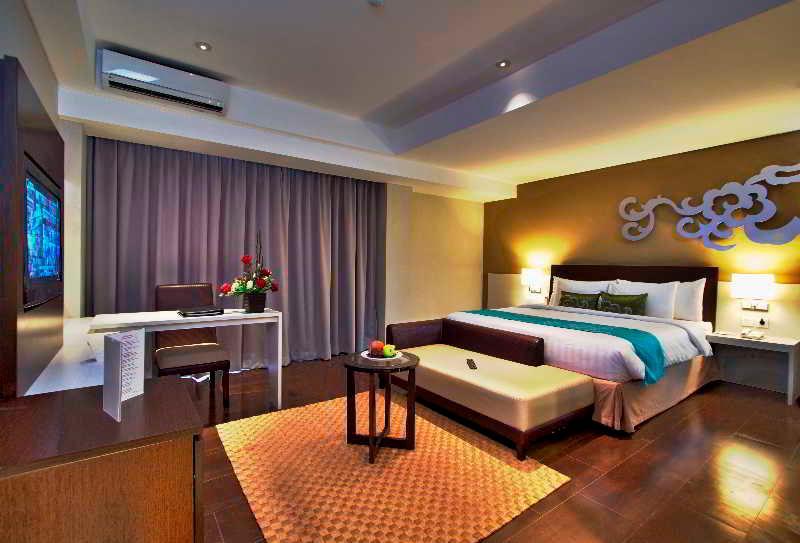 Soll Marina Hotel & Conference Center Bangka Пангкалпинанг Екстериор снимка