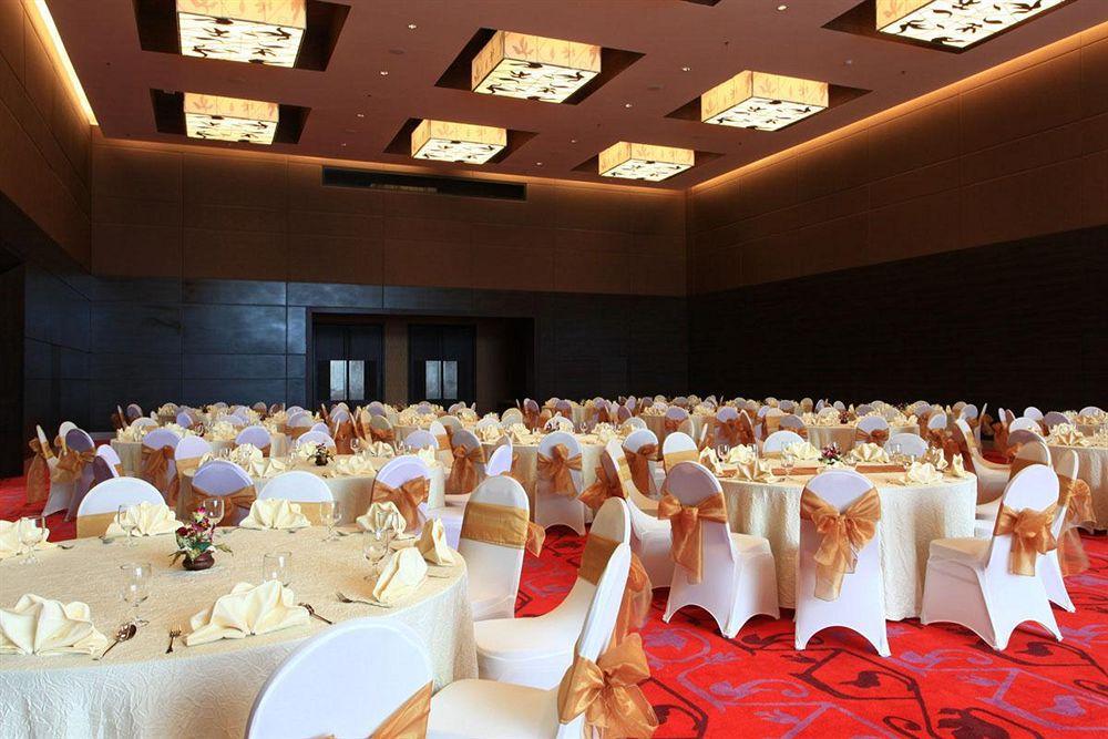 Soll Marina Hotel & Conference Center Bangka Пангкалпинанг Екстериор снимка