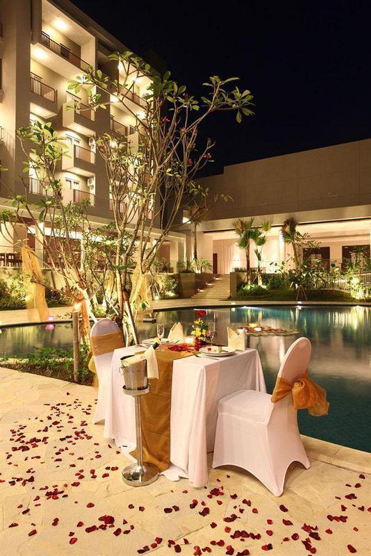 Soll Marina Hotel & Conference Center Bangka Пангкалпинанг Екстериор снимка