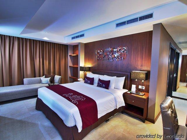 Soll Marina Hotel & Conference Center Bangka Пангкалпинанг Екстериор снимка