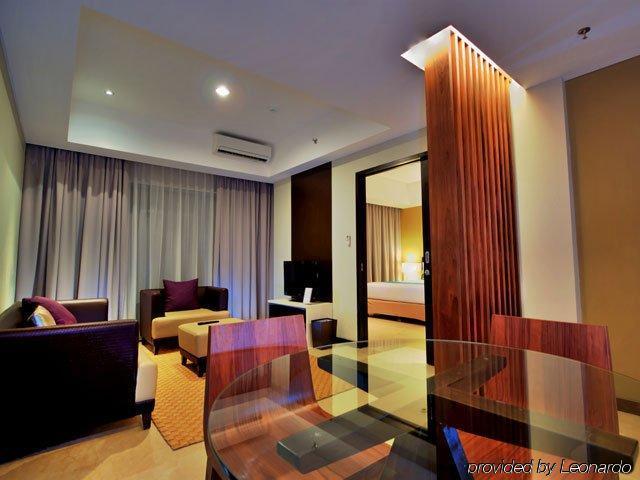 Soll Marina Hotel & Conference Center Bangka Пангкалпинанг Екстериор снимка