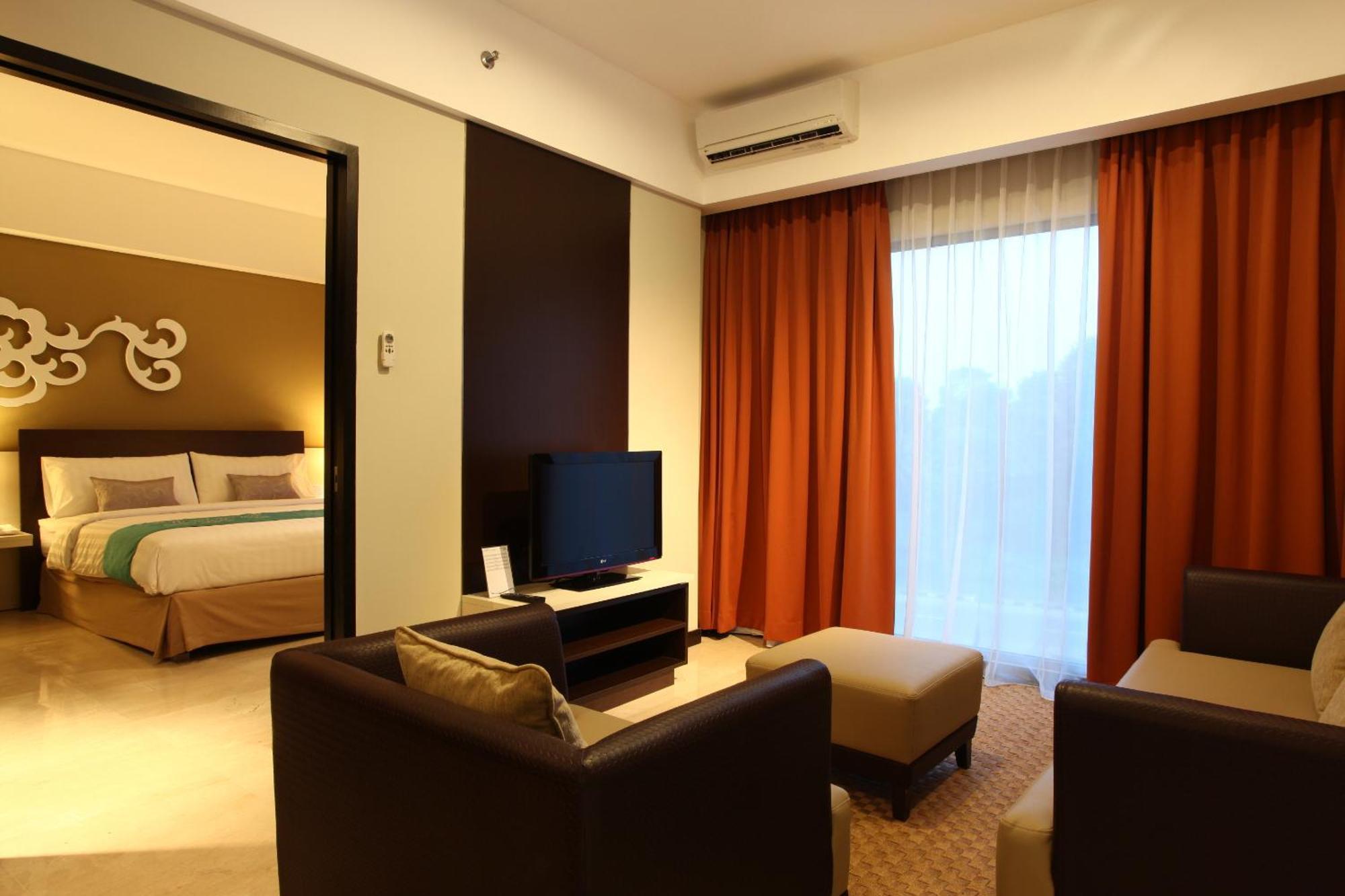 Soll Marina Hotel & Conference Center Bangka Пангкалпинанг Екстериор снимка