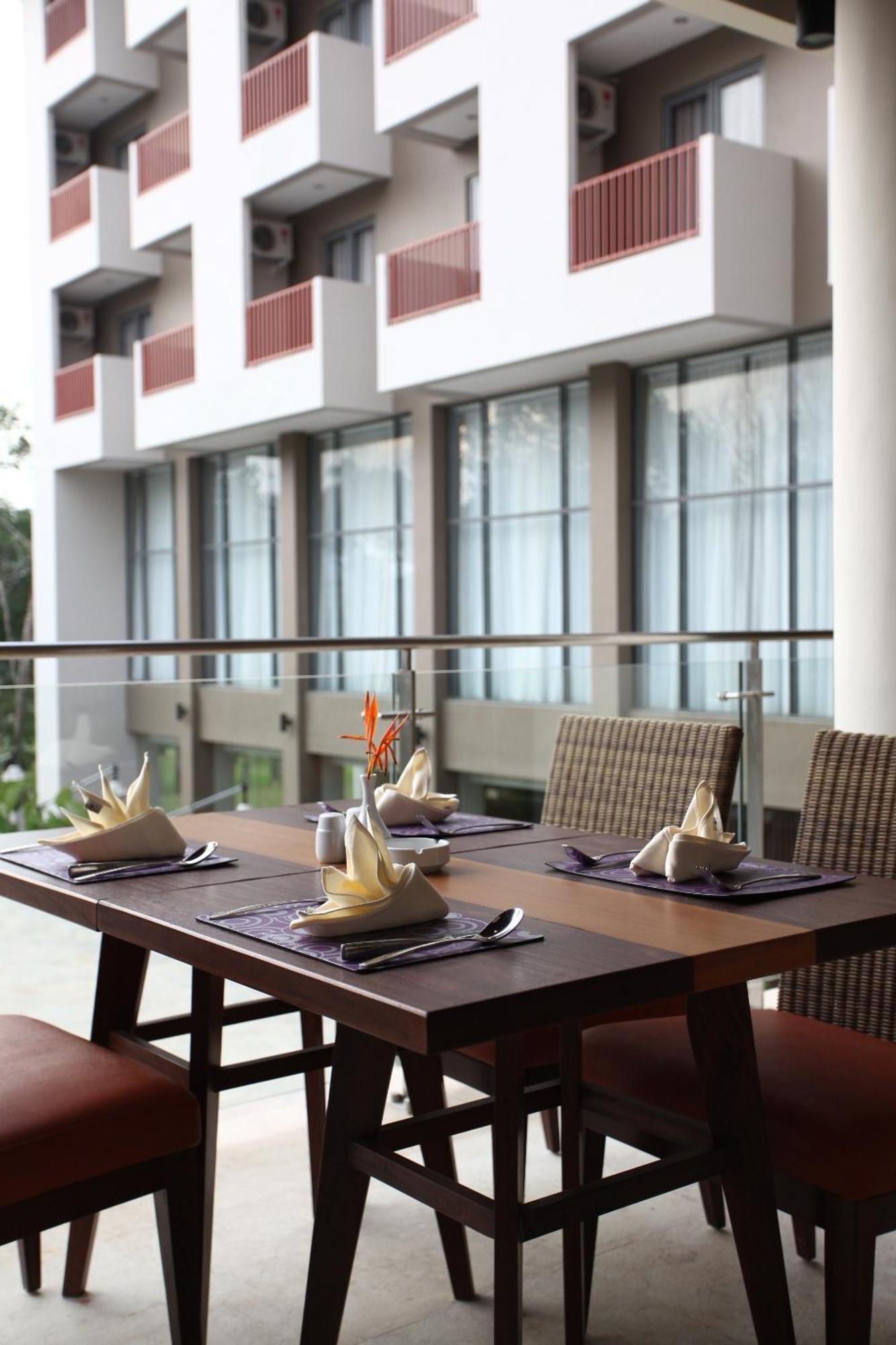 Soll Marina Hotel & Conference Center Bangka Пангкалпинанг Екстериор снимка