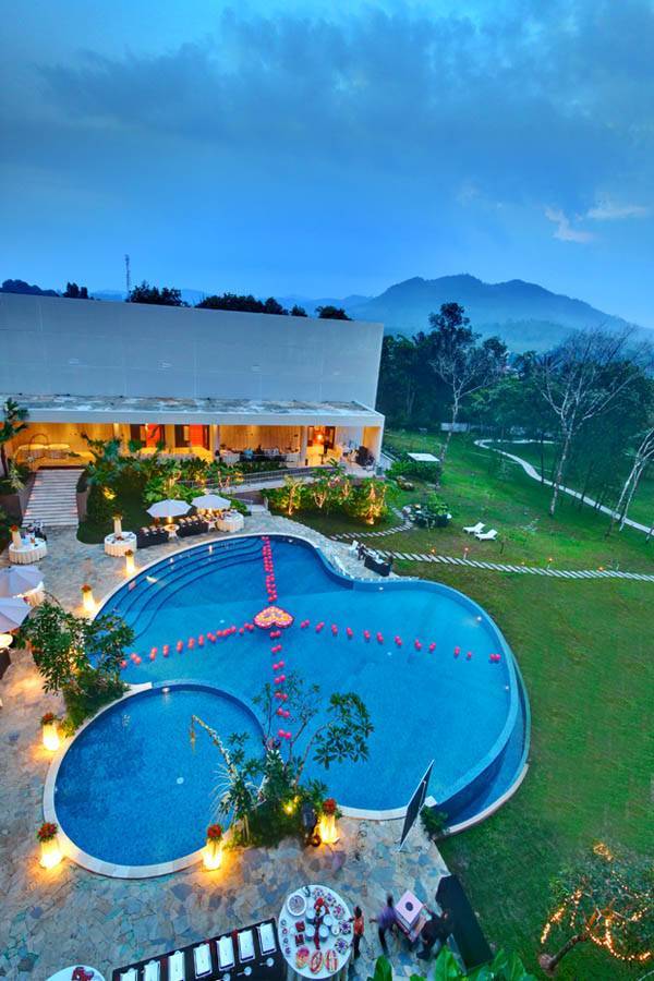Soll Marina Hotel & Conference Center Bangka Пангкалпинанг Екстериор снимка