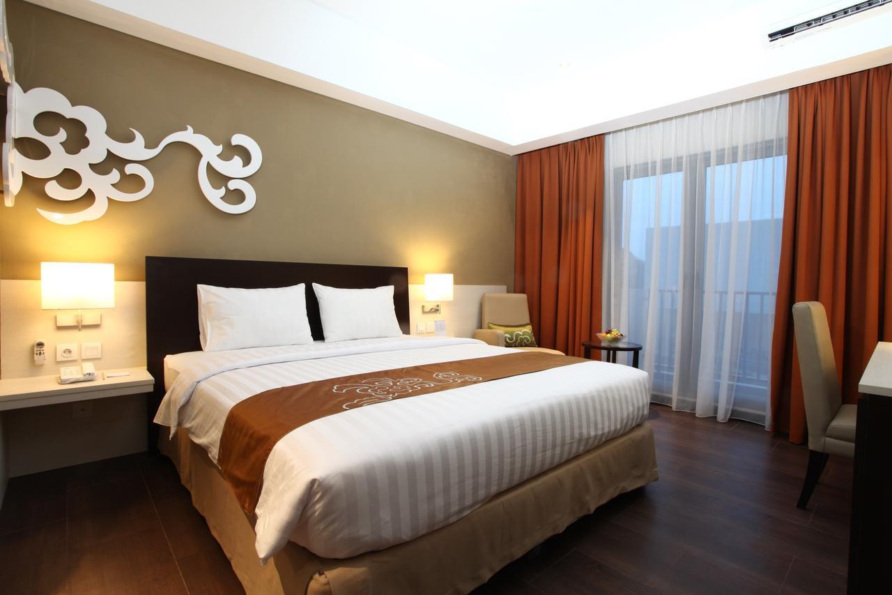 Soll Marina Hotel & Conference Center Bangka Пангкалпинанг Екстериор снимка
