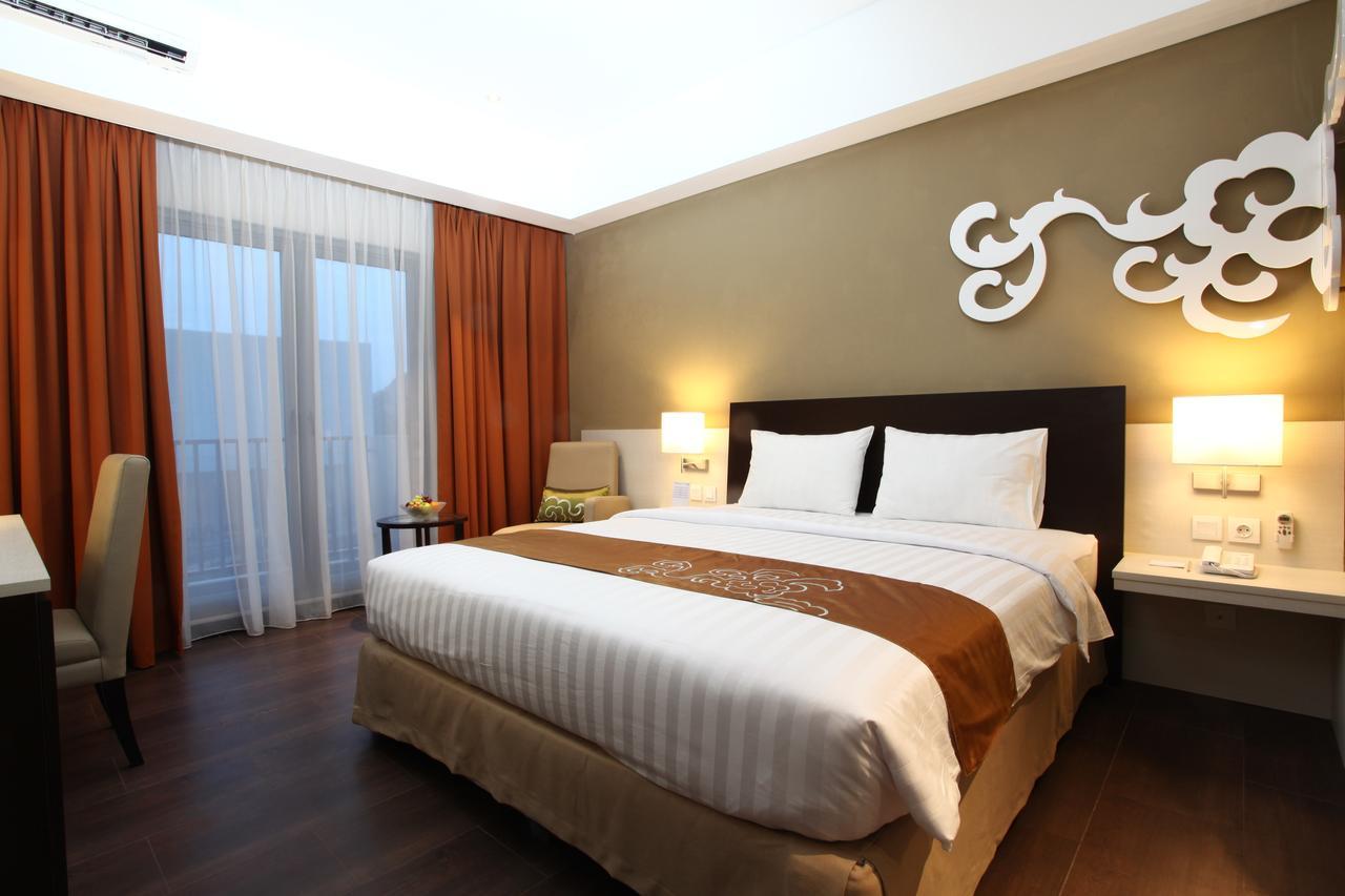 Soll Marina Hotel & Conference Center Bangka Пангкалпинанг Екстериор снимка