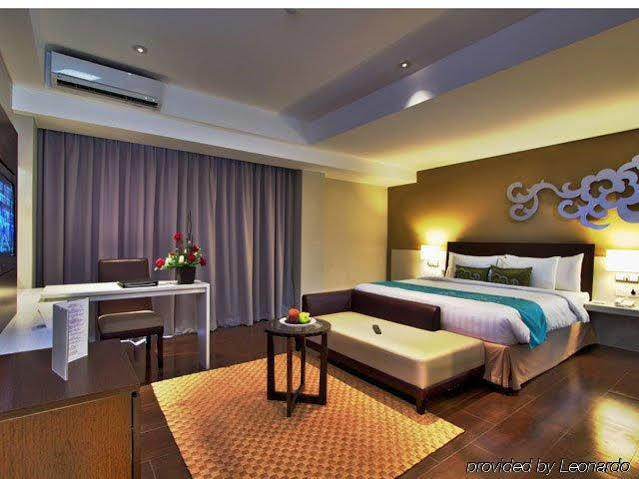 Soll Marina Hotel & Conference Center Bangka Пангкалпинанг Екстериор снимка